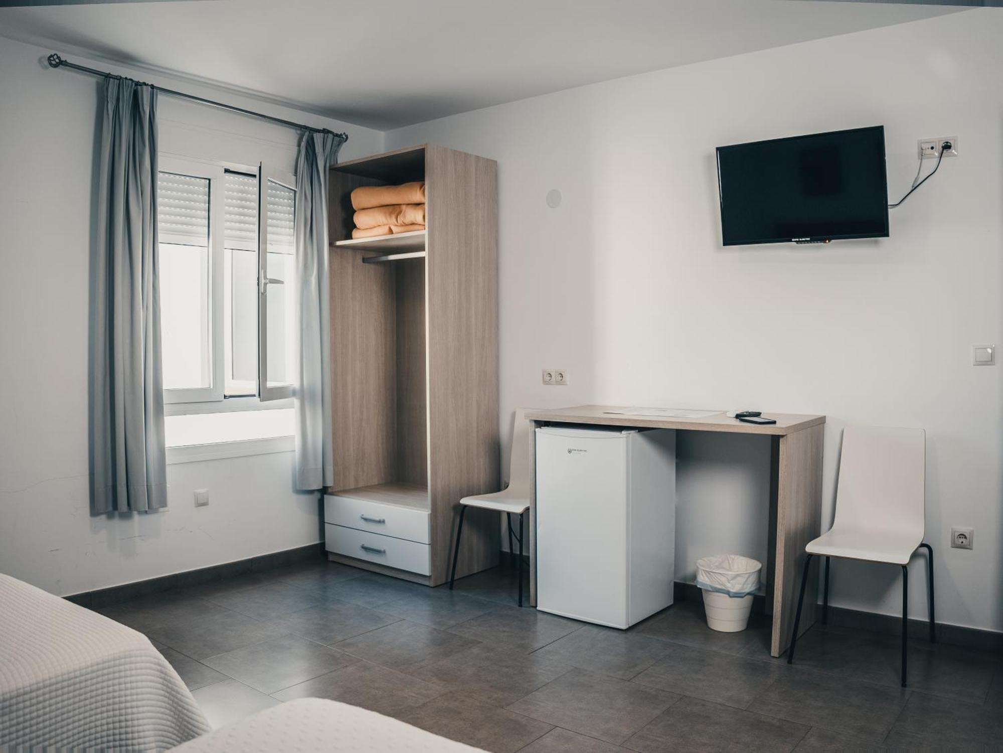 Hostal Delia ألورا المظهر الخارجي الصورة